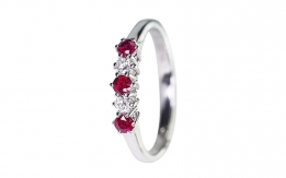 Ring with rubies and diamonds