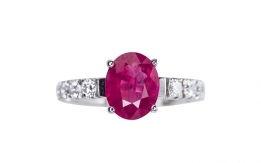 Ring with rubies and diamonds