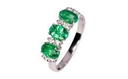 Emerald and diamond ring