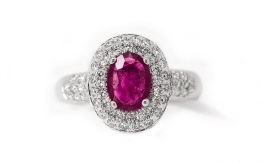 Gold ring with ruby