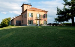 Farmhouse half 800 in Revigliasco